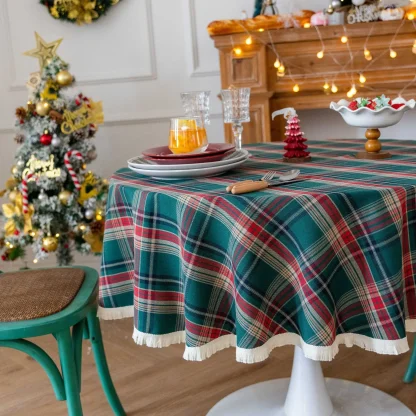 Plaid Christmas Table cloth - Image 8