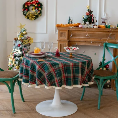 Plaid Christmas Table cloth - Image 7